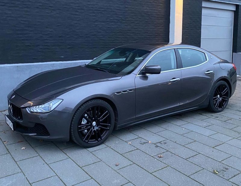 Maserati Ghibli – luksusbil til service eller leasing hos Car Force